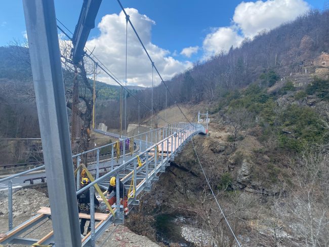 Une passerelle Tibétaine Transcevenole